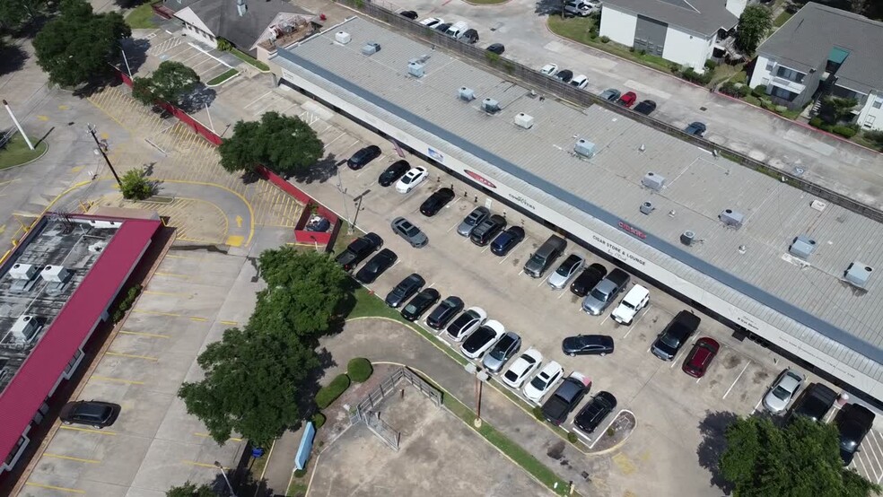 9211-9295 S Main St, Houston, TX for lease - Commercial Listing Video - Image 2 of 20