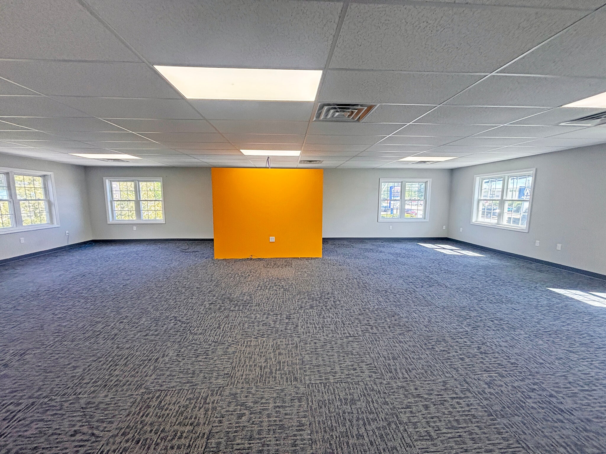 491 Amherst St, Nashua, NH for lease Interior Photo- Image 1 of 2