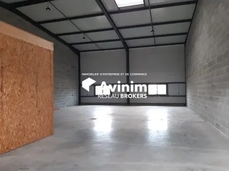Vente Local d'activités 240 m² - Photo 1