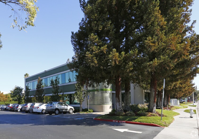 2855 Kifer Rd, Santa Clara, CA for lease - Building Photo - Image 2 of 8