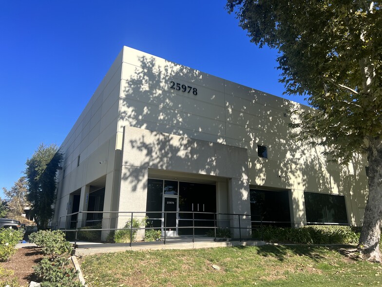 25978 Business Center Dr, Loma Linda, CA for lease - Building Photo - Image 2 of 2