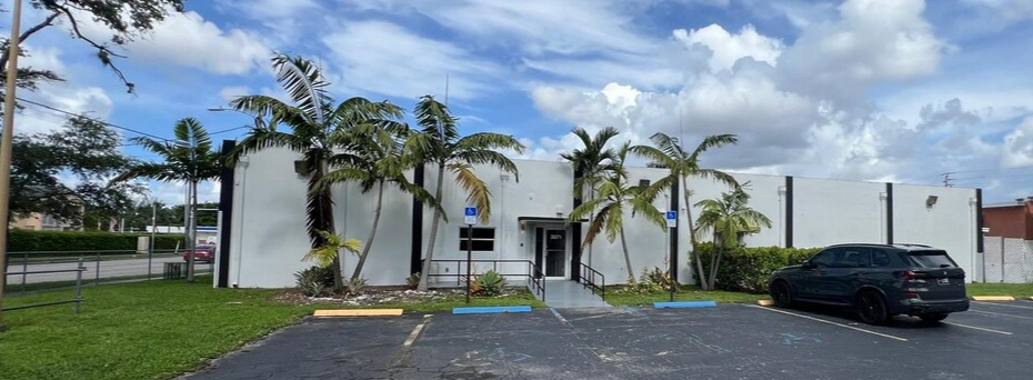 2671 NW 28th St, Miami, FL for lease - Building Photo - Image 1 of 17