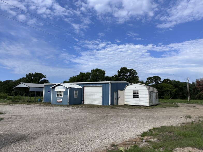 2096 FM 21, Pittsburg, TX for sale - Primary Photo - Image 1 of 20