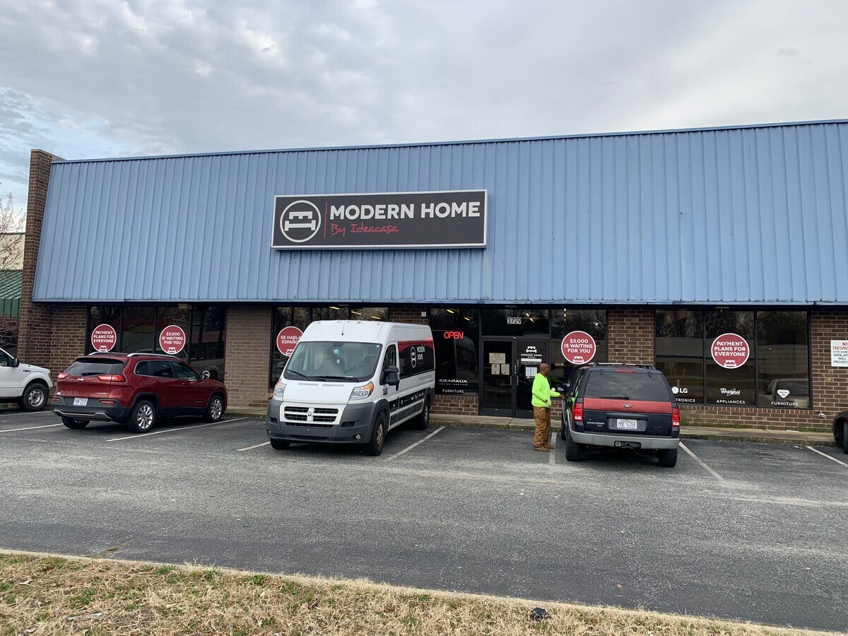 37293731 High Point Rd, Greensboro, NC 27407