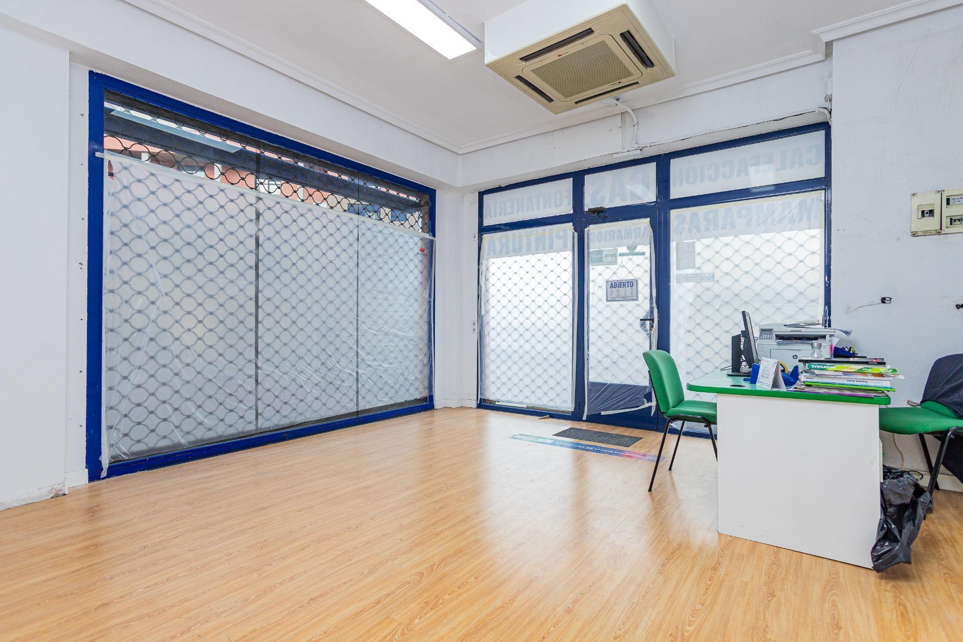 Calle de Gazaperas, 2, Fuenlabrada, Madrid for lease Interior Photo- Image 1 of 16