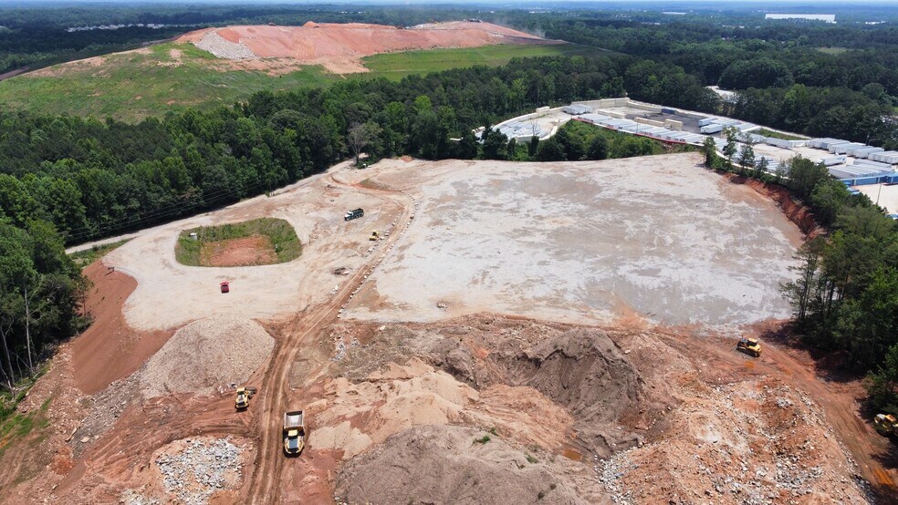 7635 Bishop Rd, Fairburn, GA for lease - Building Photo - Image 2 of 6