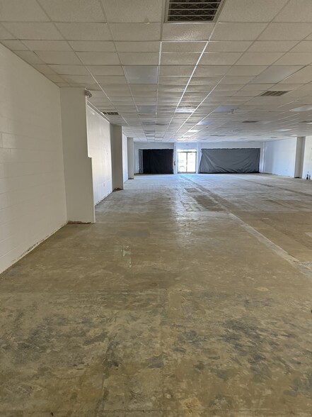 161 US 158 Hwy, Henderson, NC for lease - Interior Photo - Image 3 of 10