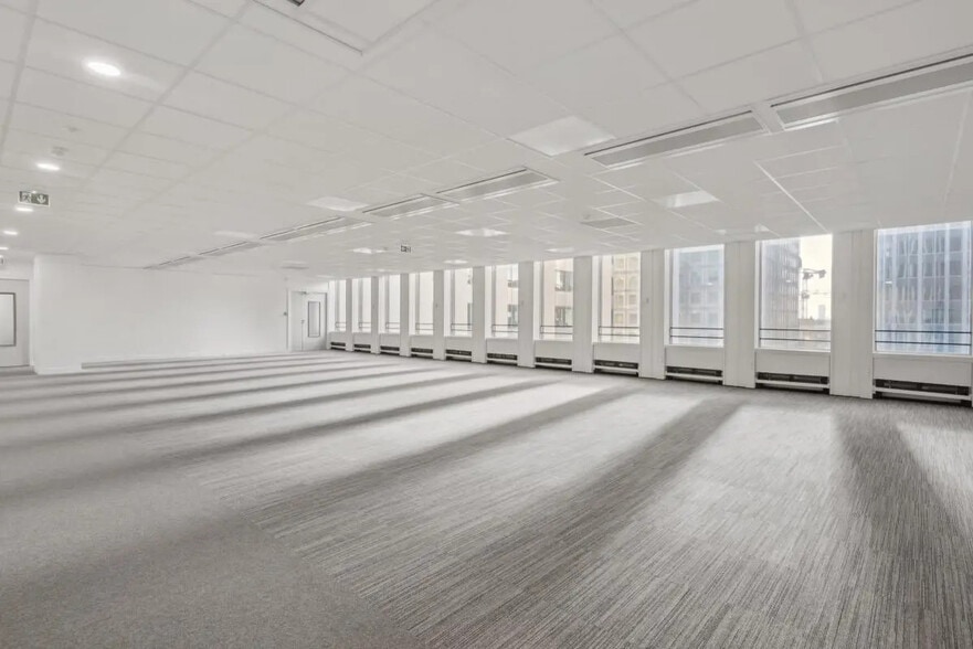 1 Place De La Pyramide, Puteaux for lease - Interior Photo - Image 3 of 8