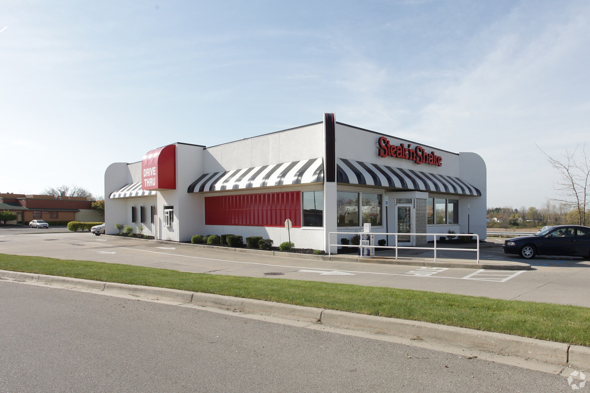 4550 28th St SE, Grand Rapids, MI for sale Building Photo- Image 1 of 1