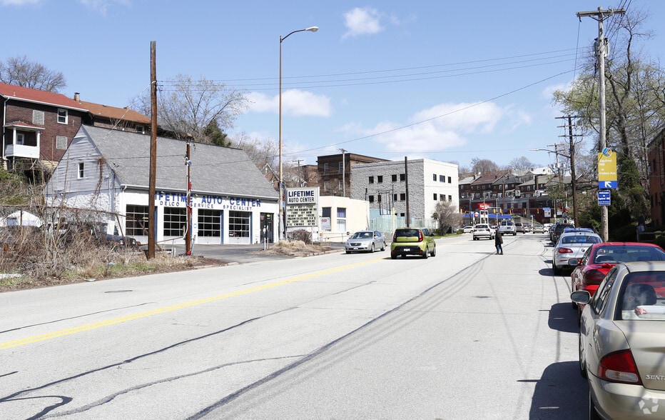 5711 Forward Ave, Pittsburgh, PA for sale - Building Photo - Image 2 of 5