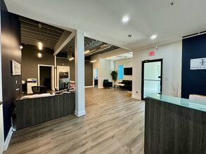 5117 Main St, Downers Grove, IL for lease Interior Photo- Image 1 of 8