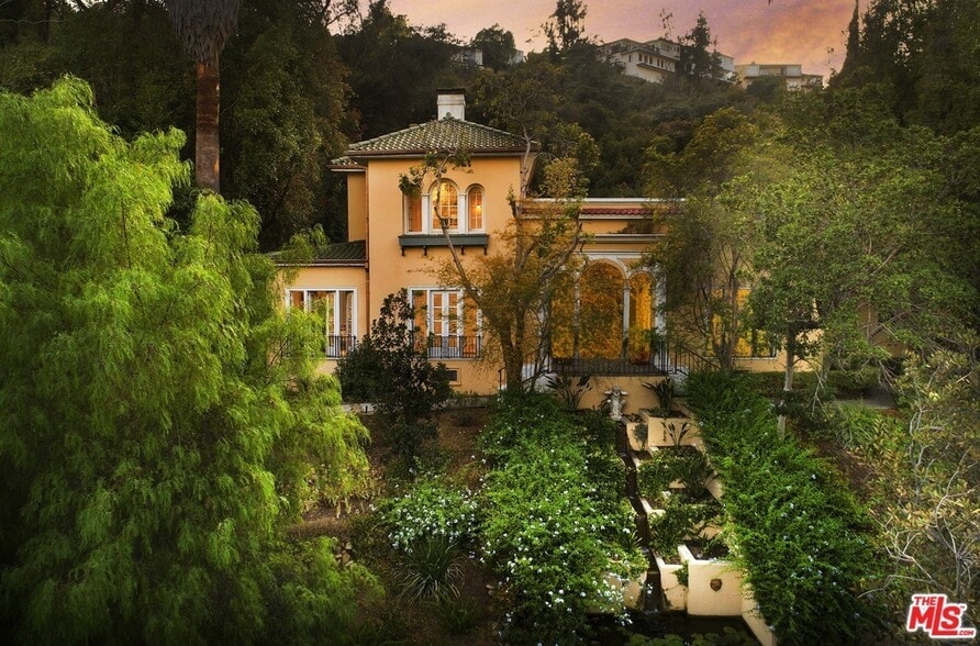 Specialty in Los Angeles, CA for sale - Building Photo - Image 1 of 1
