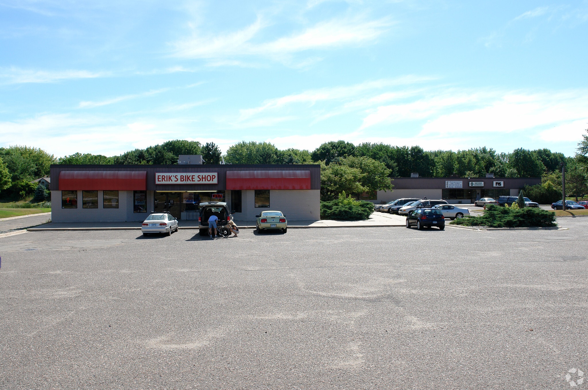 6812-6850 N Hemlock Ln, Maple Grove, MN for sale Primary Photo- Image 1 of 1