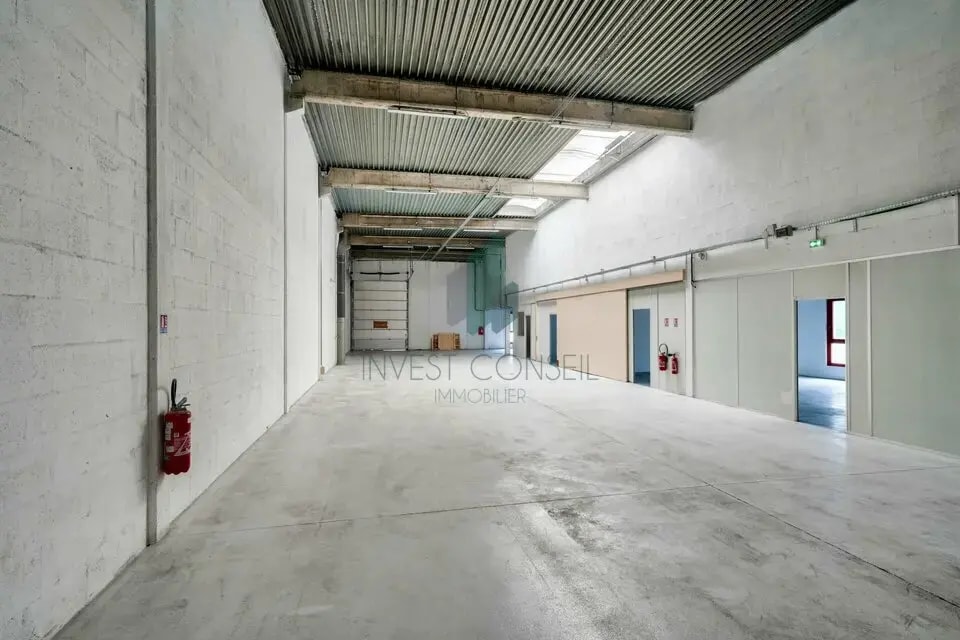 4 Avenue Du Gros Chene, Éragny for lease Interior Photo- Image 1 of 4