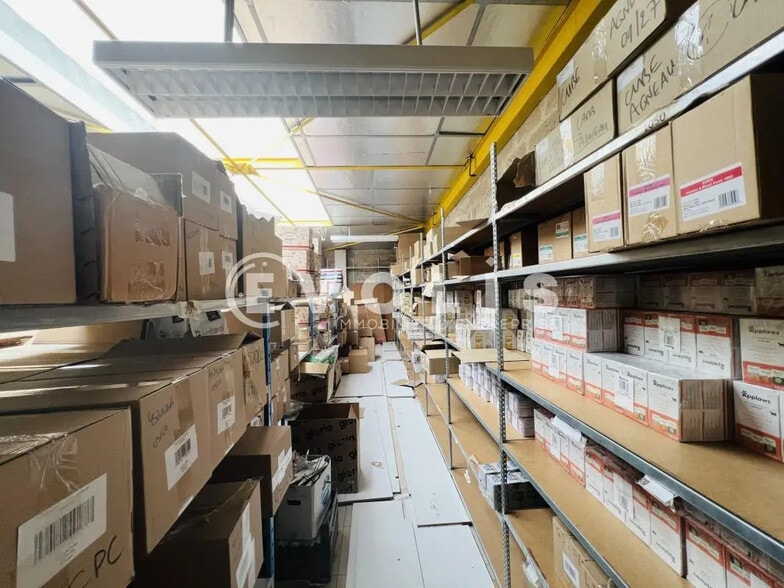 Retail in Pontault-Combault for lease - Interior Photo - Image 2 of 3