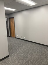 4240 Blue Ridge Blvd, Kansas City, MO for lease Interior Photo- Image 1 of 7