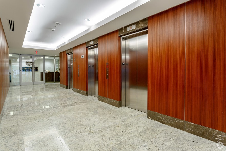 302 Innovation Dr, Franklin, TN for lease - Lobby - Image 3 of 10