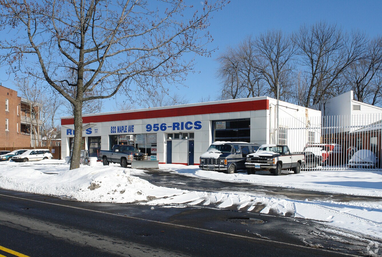 822 Maple Ave, Hartford, CT 06114