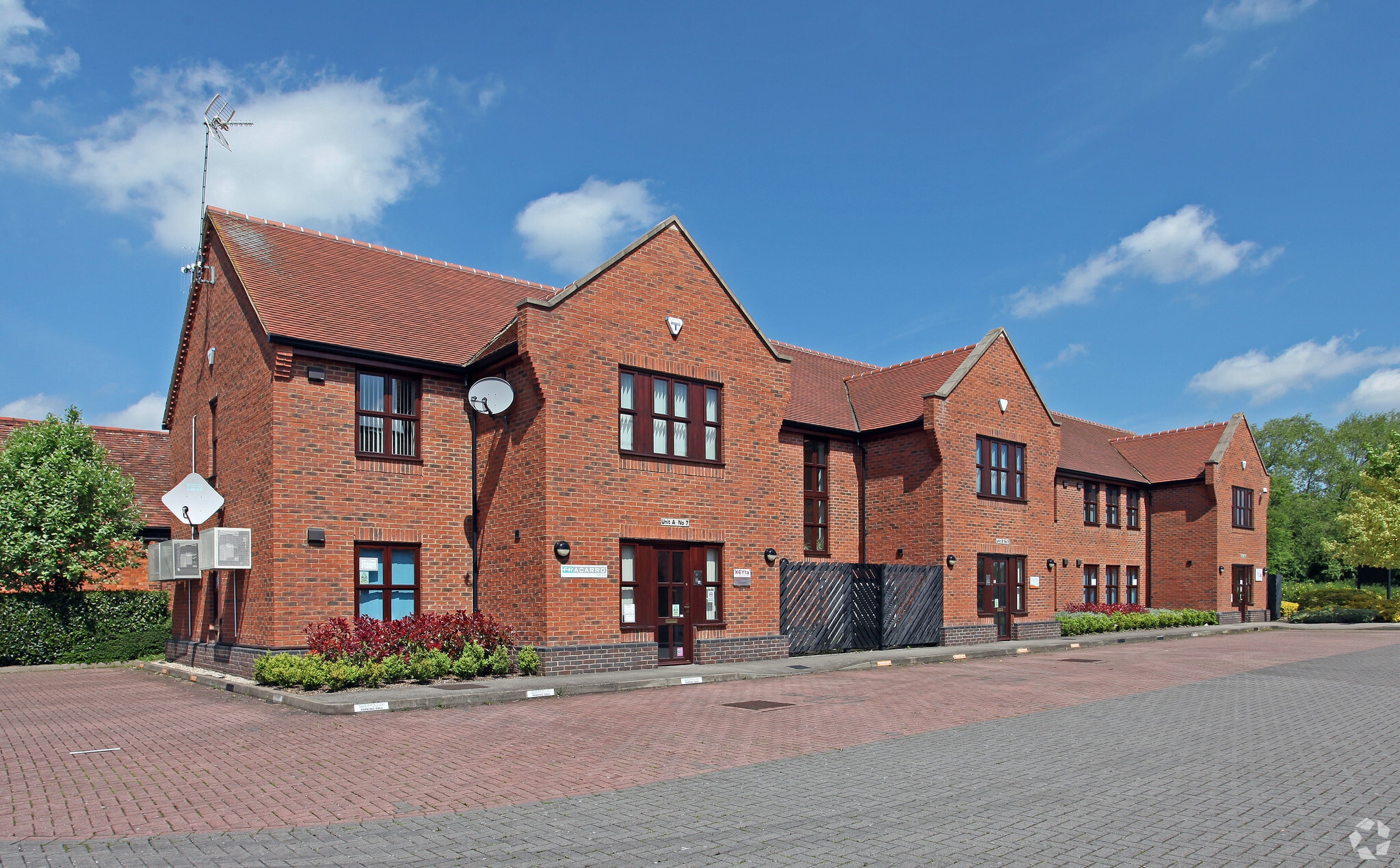 3-7 Keller Clos, Milton Keynes for lease Primary Photo- Image 1 of 3