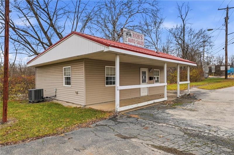 420 Montgomery Ave, New Castle, PA for sale - Primary Photo - Image 1 of 2