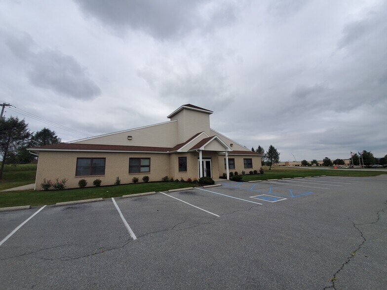 4405 Pennsylvania St, Schnecksville, PA 18078