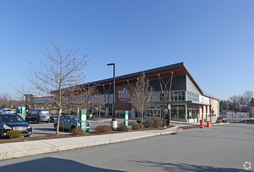 3737 W Chester Pike, Newtown Square, PA for sale - Primary Photo - Image 1 of 1