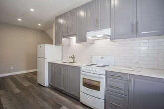 51 Augusta St, Hamilton, ON for sale Interior Photo- Image 1 of 6