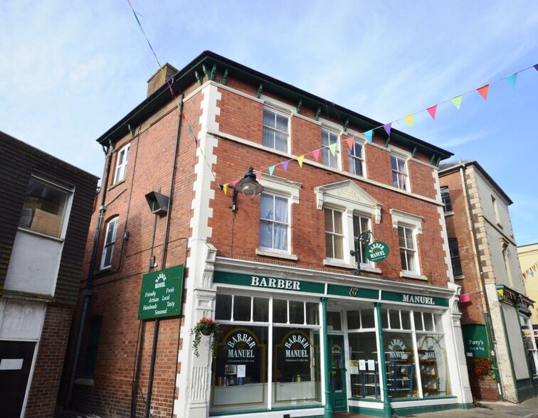 Victoria St, Leominster for lease - Primary Photo - Image 1 of 9