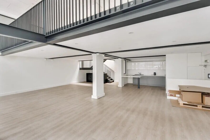 6 Rue Du Docteur Laurent, Paris for lease - Building Photo - Image 3 of 11