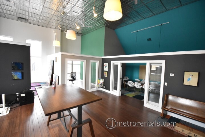 27-29 E Russell St, Columbus, OH for lease Building Photo- Image 1 of 10