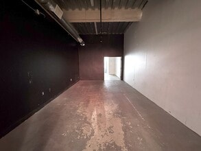 800 E 12th St, Los Angeles, CA for lease Building Photo- Image 2 of 8