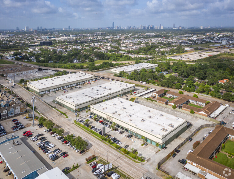 707 N Shepherd Dr, Houston, TX for lease - Aerial - Image 3 of 9