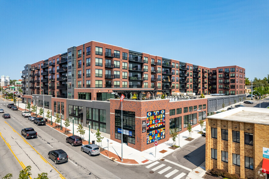 4111 Broadway, Kansas City, MO for lease - Primary Photo - Image 1 of 56