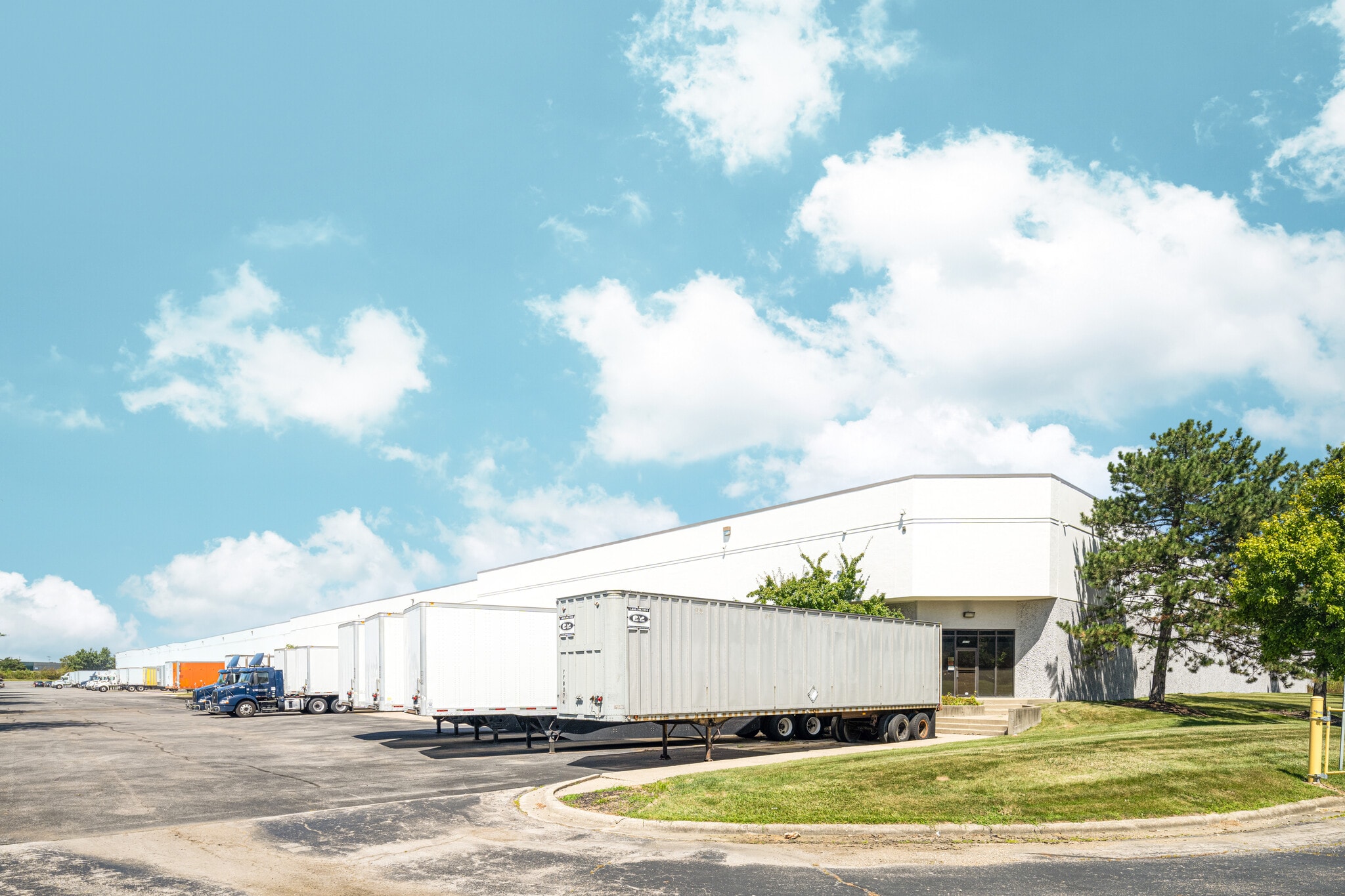 1614-1634 Westbelt Dr, Columbus, OH for lease Building Photo- Image 1 of 13