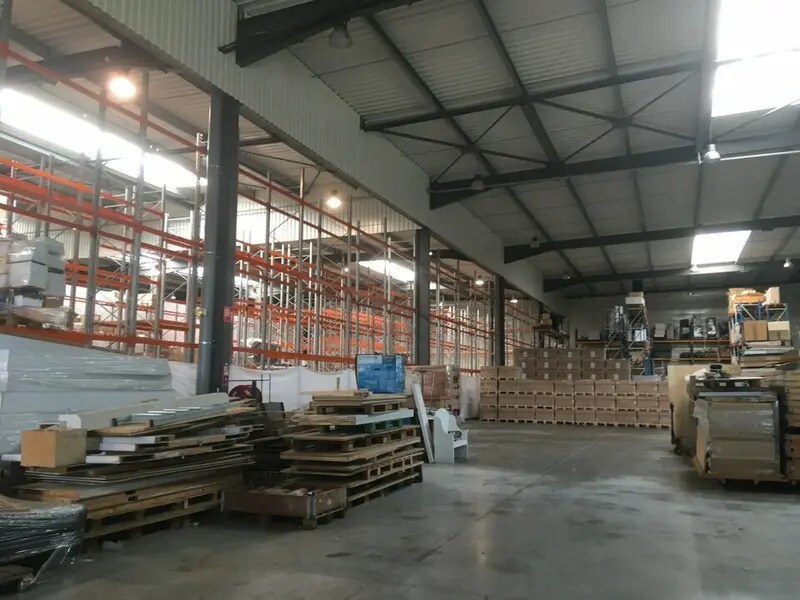 Industrial in Blanquefort for lease Building Photo- Image 1 of 8