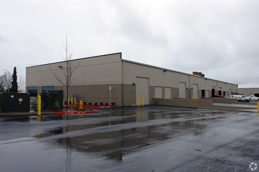 5604 NE Clara Ln, Hillsboro, OR for lease - Building Photo - Image 3 of 7