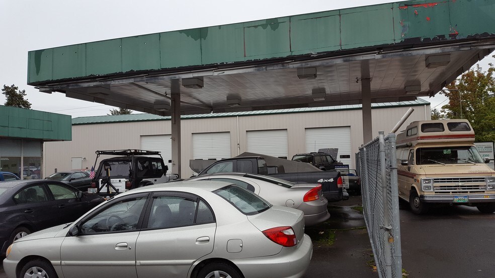 13018 SE Stark St, Portland, OR for sale - Primary Photo - Image 1 of 1