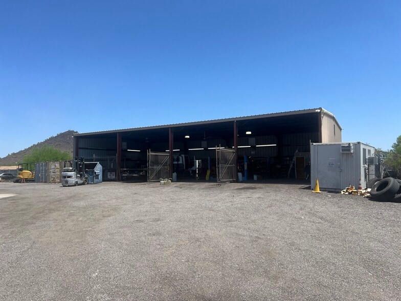 1966 E Deer Valley Rd, Phoenix, AZ for lease - Building Photo - Image 3 of 6