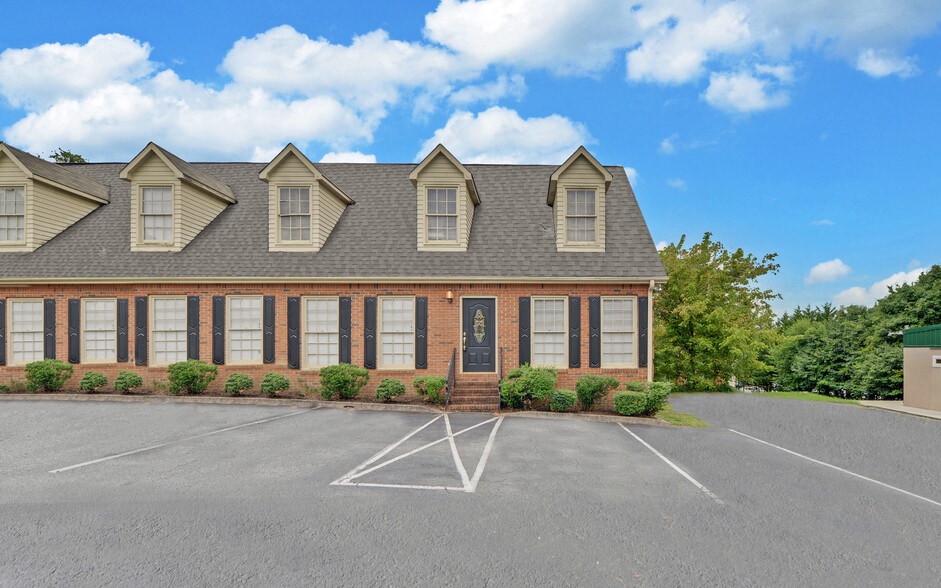 131 W Savannah St, Toccoa, GA for lease - Building Photo - Image 2 of 35