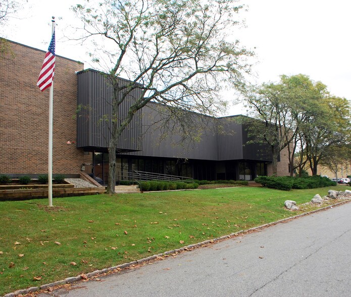 45 Fadem Rd, Springfield, NJ for sale - Primary Photo - Image 1 of 1