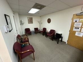 479 Jumpers Hole Rd, Severna Park, MD for lease Interior Photo- Image 2 of 3