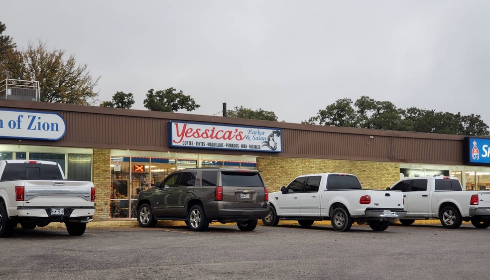 5020-5026 E Lancaster Ave, Fort Worth, TX for sale - Building Photo - Image 2 of 7