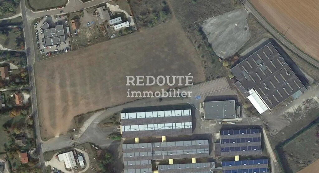 Location Entrepôt 4 530 m² - Photo 1