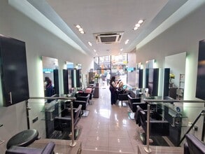 72-72A Battersea Rise, London for lease Interior Photo- Image 2 of 7