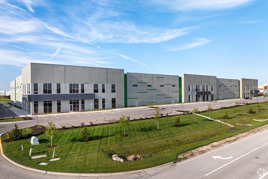 22350 W 167th St, Olathe, KS for lease - Building Photo - Image 2 of 5