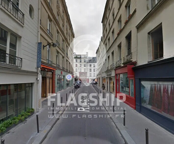 Retail in Paris for lease - Building Photo - Image 2 of 3