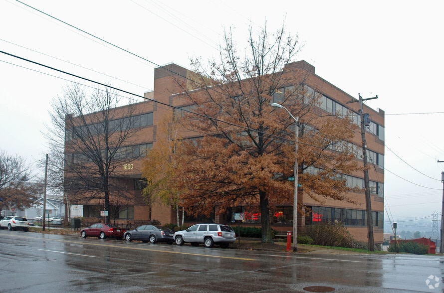 1650 Elm St, Manchester, NH for sale - Building Photo - Image 2 of 45