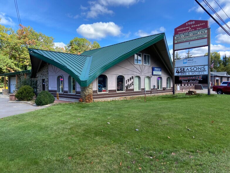 1900 W Houghton Lake Dr, Houghton Lake, MI 48629 Office for Sale