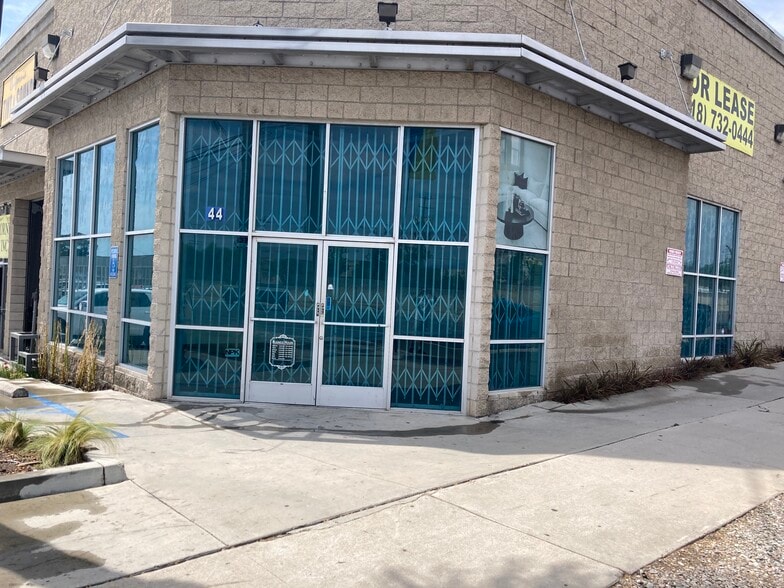9901 San Fernando Rd, Pacoima, CA for lease - Building Photo - Image 2 of 13