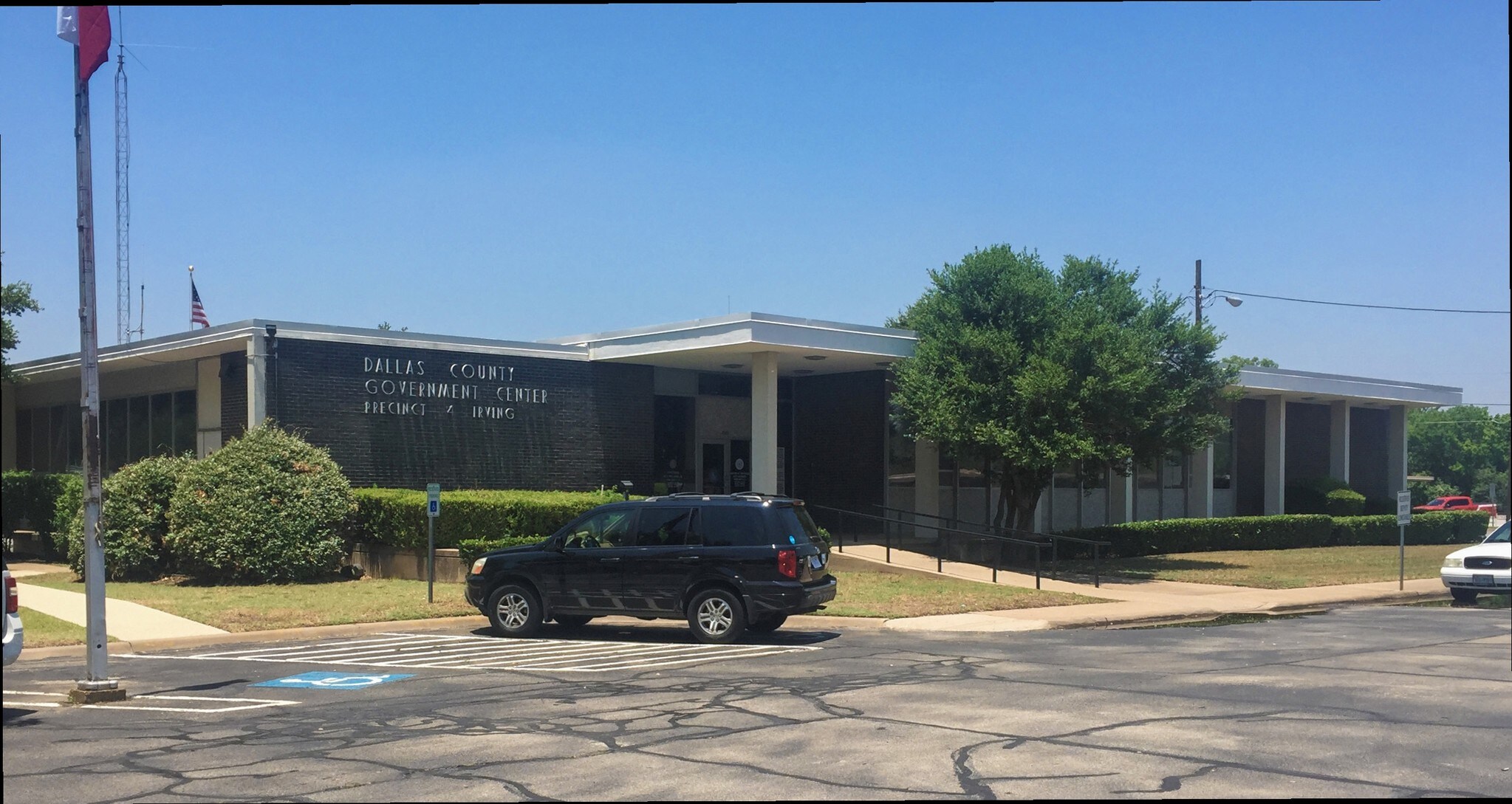 841 W Irving Blvd, Irving, TX for sale Primary Photo- Image 1 of 1